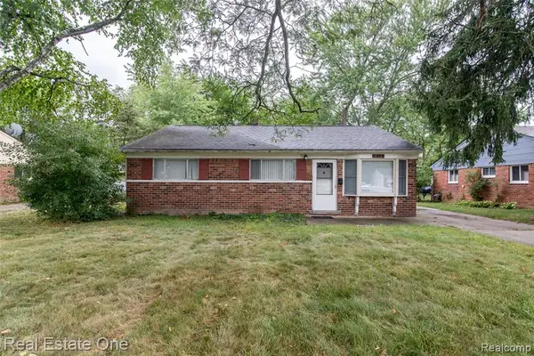 28051 Stuart, Southfield, MI 48076