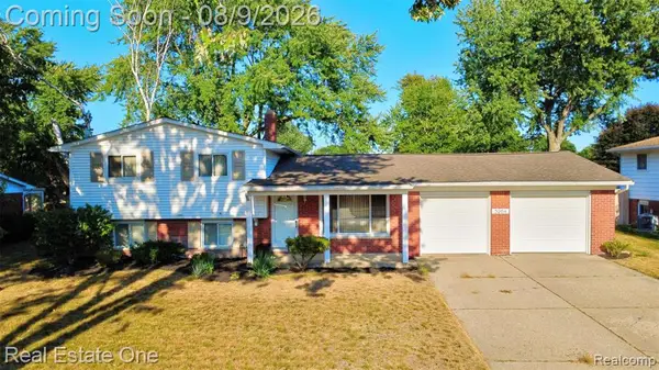 5964 Strathdon, Waterford, MI 48327