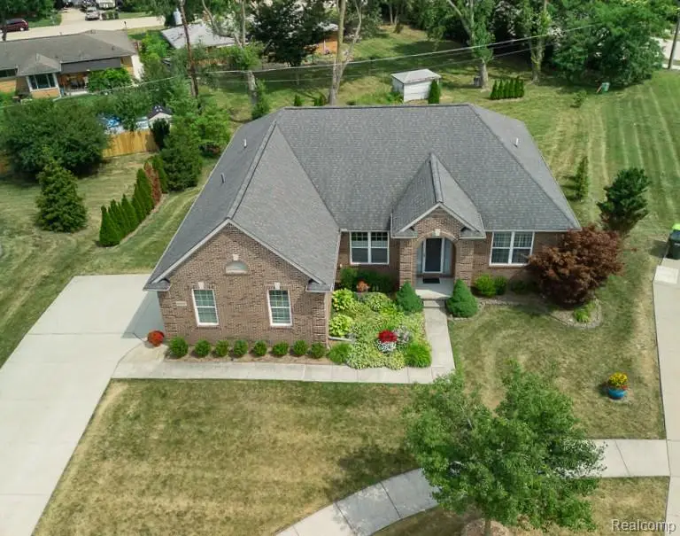 42328 Hickorywood, Sterling Heights, MI 48314 - #1