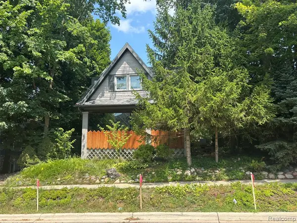 584 Park, Birmingham, MI 48009