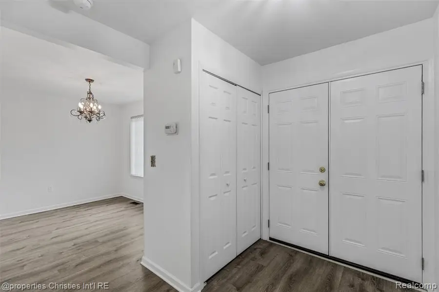 1833 Torquay #233, Royal Oak, MI 48073 - #3