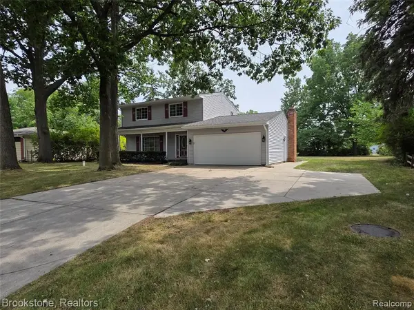 1243 Pickwick, Flint, MI 48507
