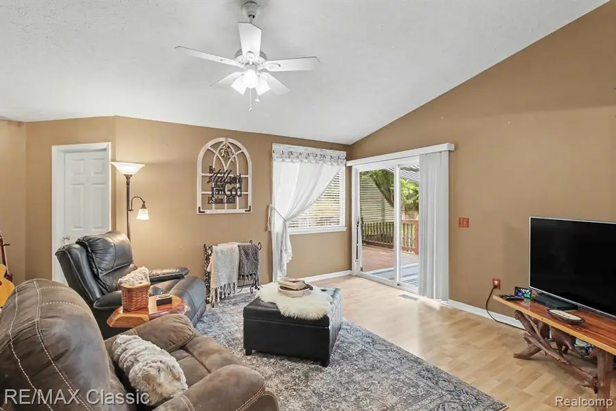 1270 Edgebrook, Howell, MI 48843 - #3