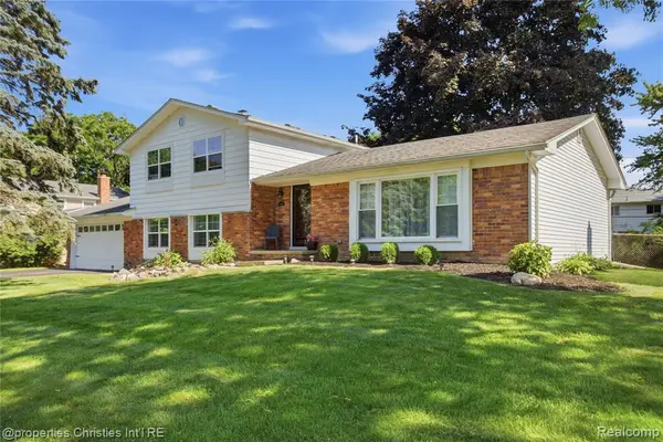 5569 Tadworth, West Bloomfield, MI 48322