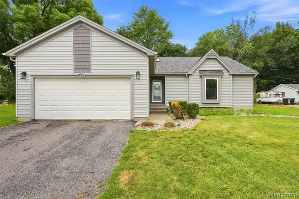 793 N Adams, Rochester Hills, MI 48309
