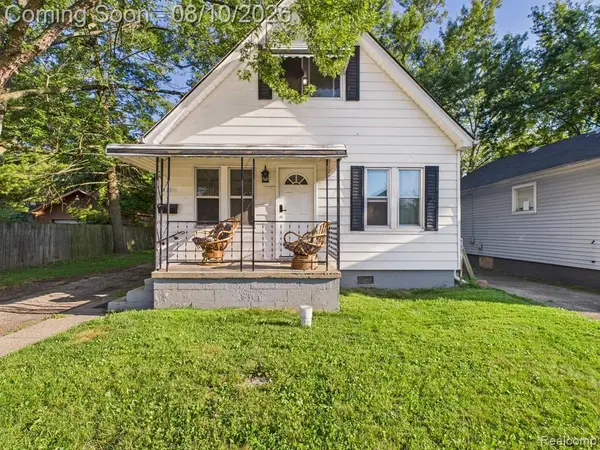 8262 Packard, Warren, MI 48089