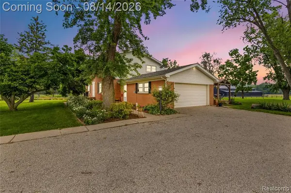 4925 S Huron River, Flat Rock, MI 48134