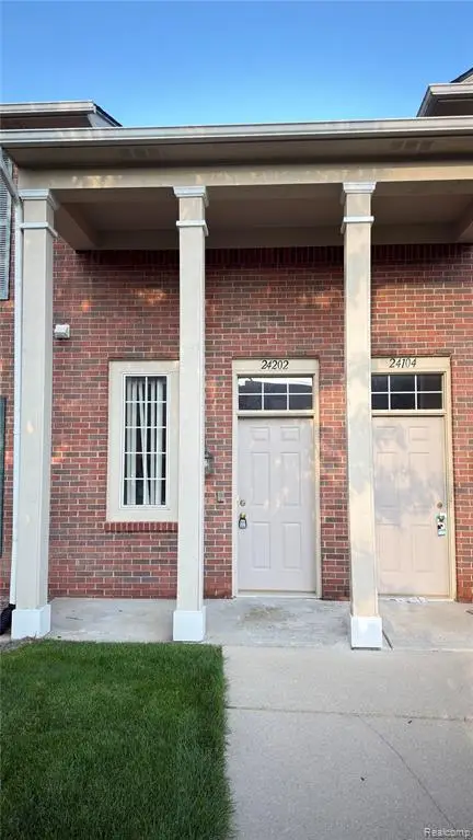 24202 Chesapeake, Commerce Twp, MI 48390