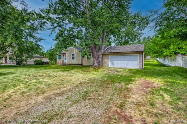 2244 Hammerslea, Lake Orion, MI 48359