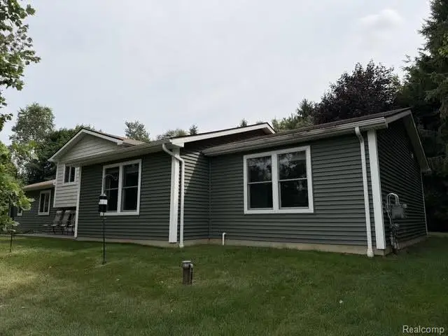 3595 Davison Lake, Ortonville, MI 48462 - #2
