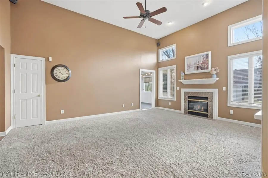 9211 Meadow Ridge, Grand Blanc, MI 48439 - #3