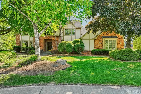 4523 Rivers Edge, Troy, MI 48098