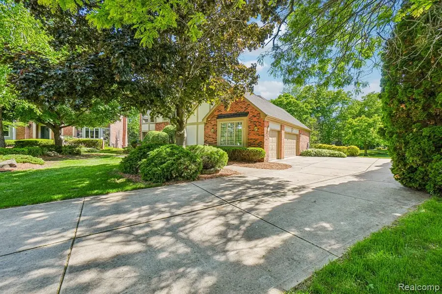 4523 Rivers Edge, Troy, MI 48098 - #3