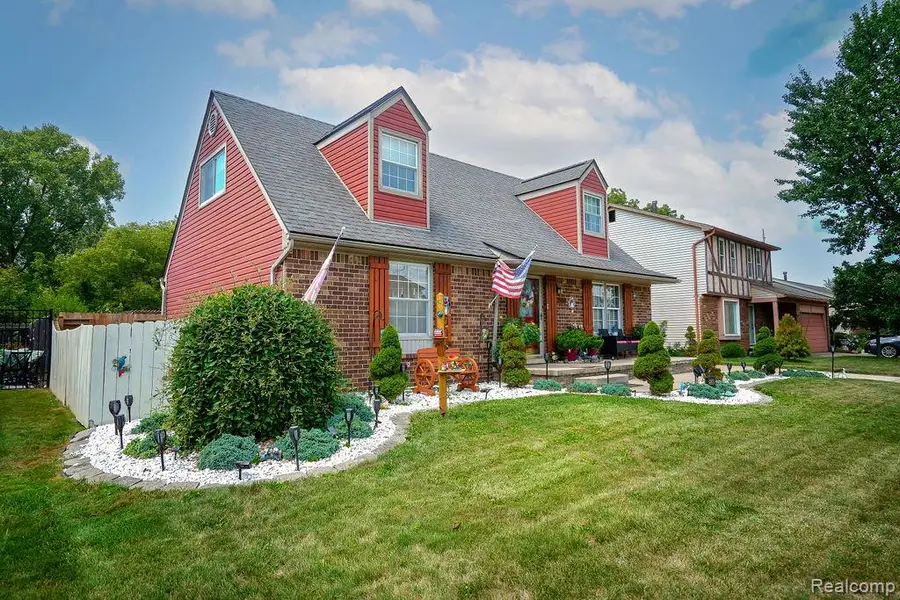 25058 Montebello, Trenton, MI 48183 - #2