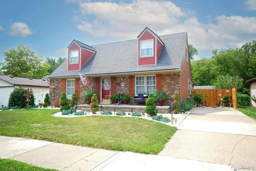 25058 Montebello, Trenton, MI 48183 - #3