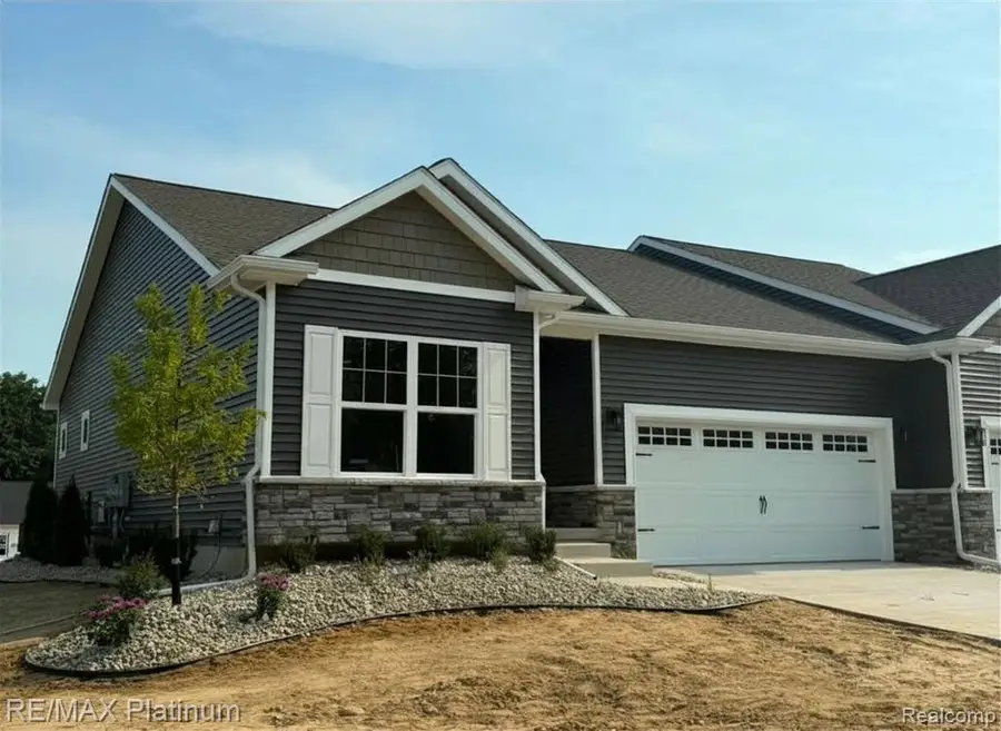 852 Oakwood #42, Fenton, MI 48430 - #2