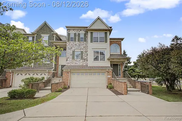 9 Lyons, Dearborn, MI 48126