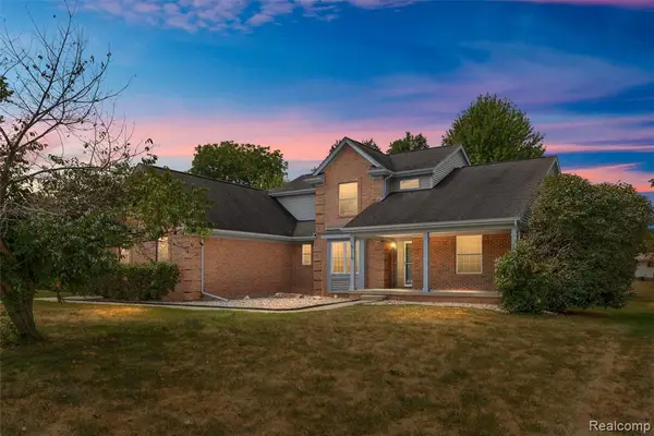 9110 Old Oak, Grand Blanc, MI 48439