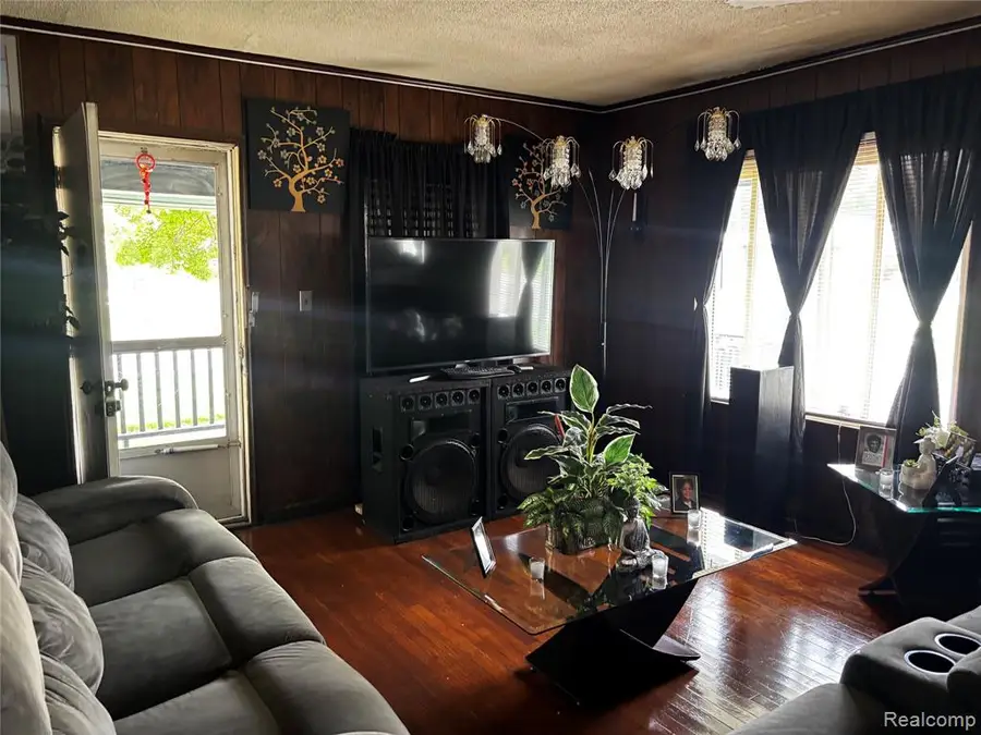 4001 Fleming, Flint, MI 48504 - #3