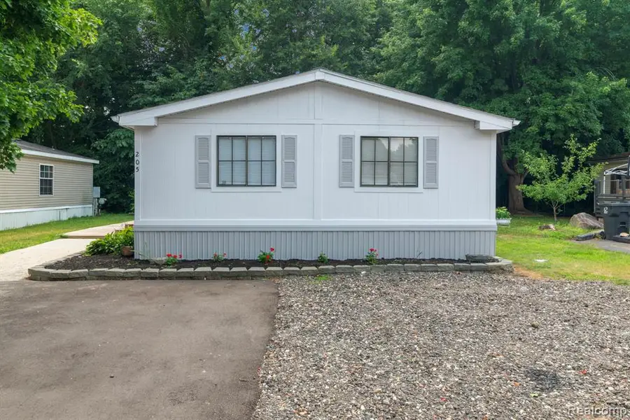 351 North Squirrel Rd #205, Auburn Hills, MI 48326 - #3