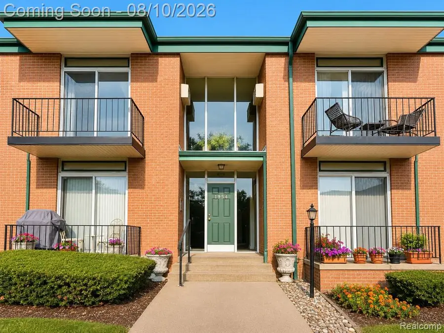 1954 Axtell #5, Troy, MI 48084 - #2