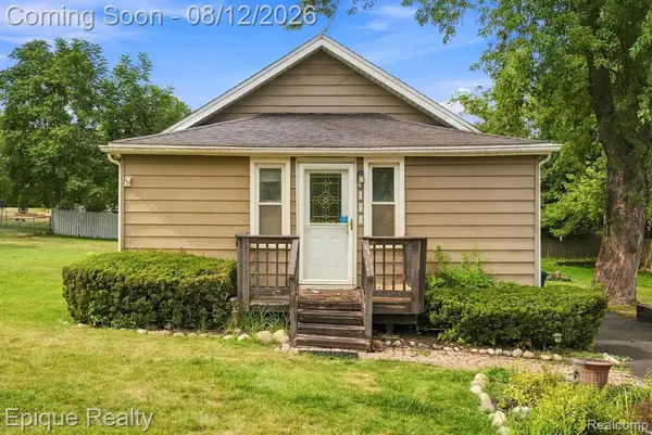 4860 Lakeview, West Bloomfield, MI 48324