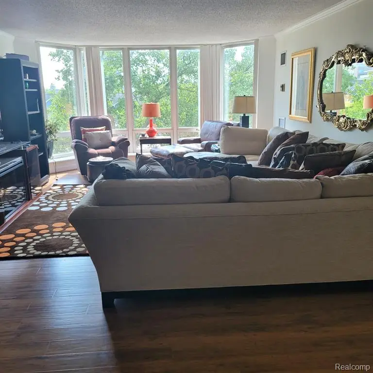 250 E Harbortown #301, Detroit, MI 48207 - #2