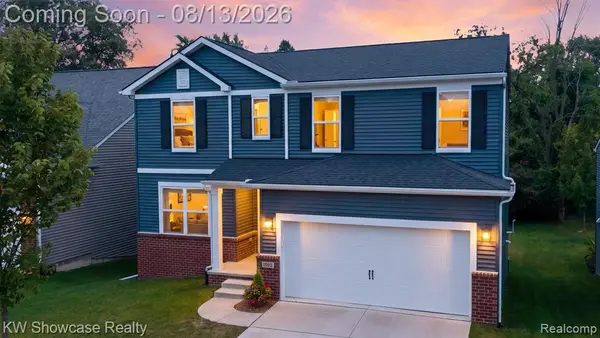1592 Beachwood, Walled Lake, MI 48390