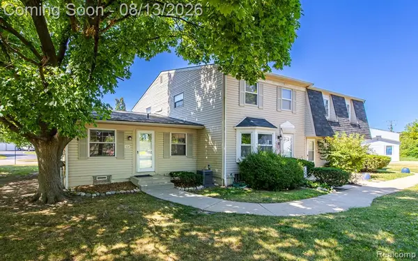 104 Lake Village, Walled Lake, MI 48390