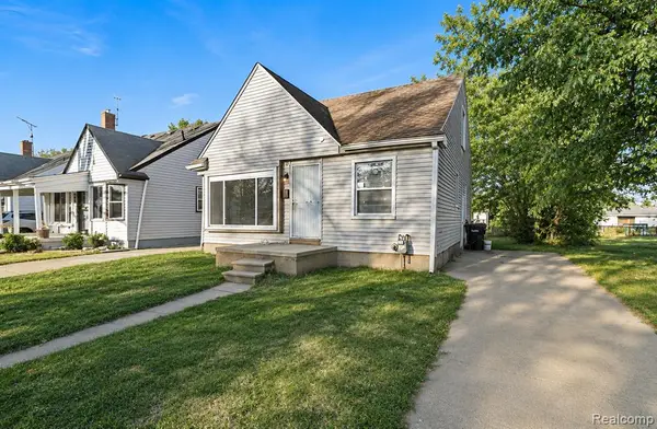 8615 Strathmoor, Detroit, MI 48228