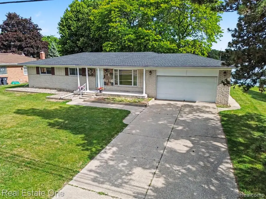1347 E Square Lake, Troy, MI 48085 - #3