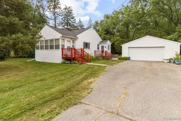 7330 Embury, Grand Blanc, MI 48439