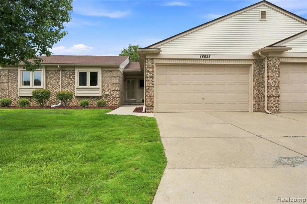 45625 Elm Tree, Utica, MI 48315 - #1