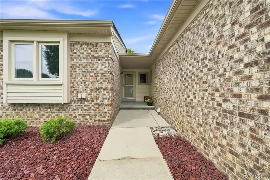 45625 Elm Tree, Utica, MI 48315 - #2