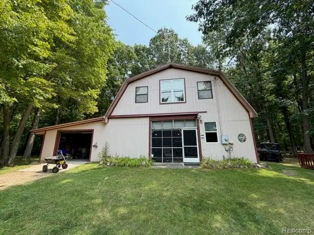 8110 N Latson, Howell, MI 48855 - #1