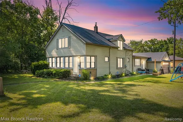 27216 Shiawassee, Southfield, MI 48033