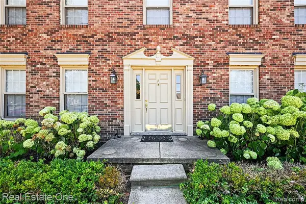 37863 Baywood, Farmington, MI 48335