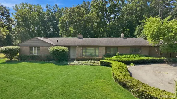 6975 Wing Lake, Bloomfield Hills, MI 48301