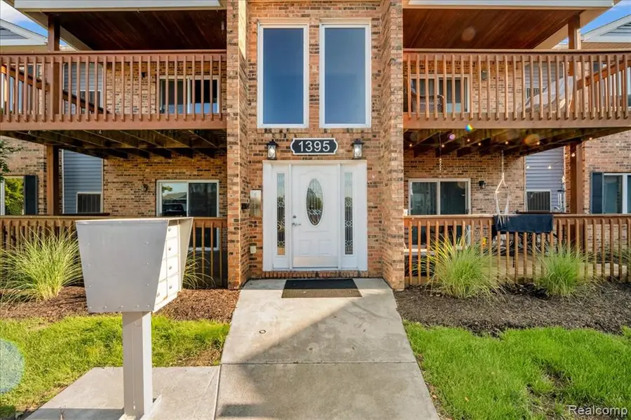 1395 Harbour #137, Trenton, MI 48183 - #2