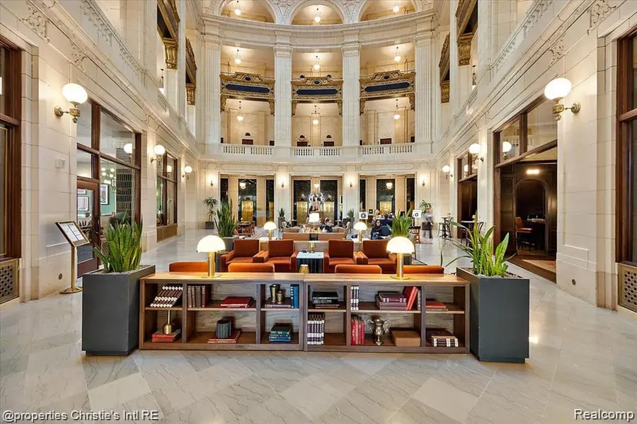 1 Park #1414, Detroit, MI 48226 - #3