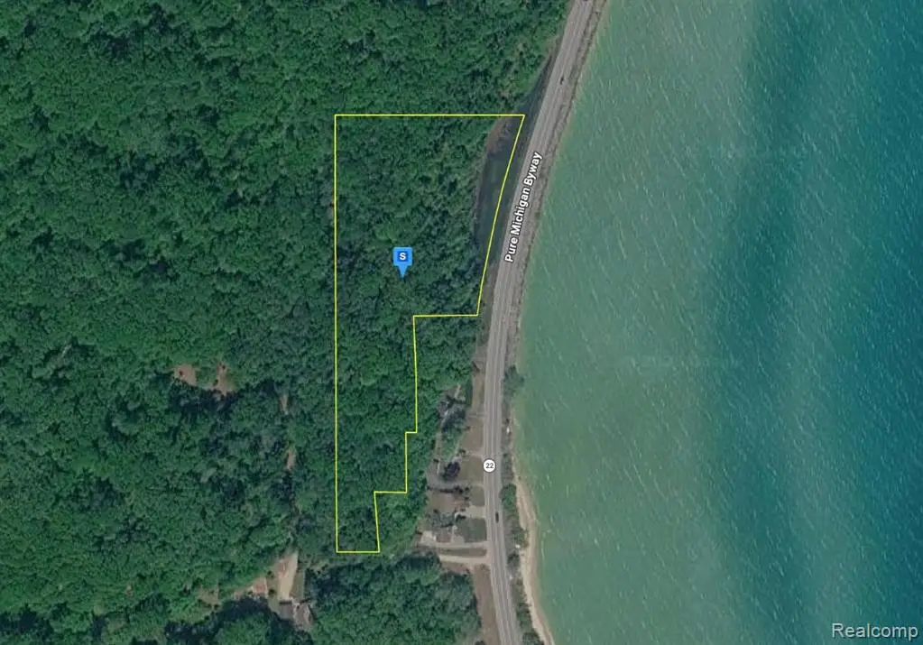 8850 S West Bay Shore, Elmwood, MI 49684 - #1