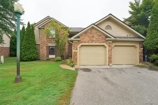 29823 Indian #105, Farmington Hills, MI 48331
