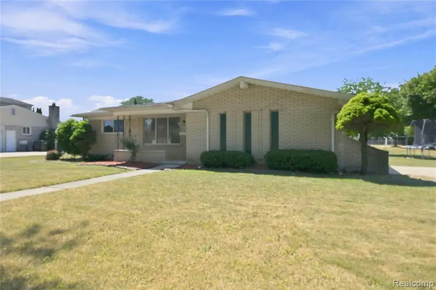 36759 Wayne, Sterling Heights, MI 48312 - #2