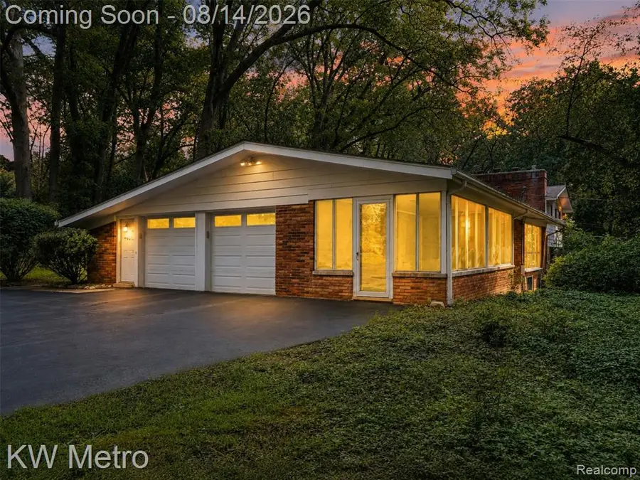 4966 Whispering Pine, Bloomfield Hills, MI 48302 - #3