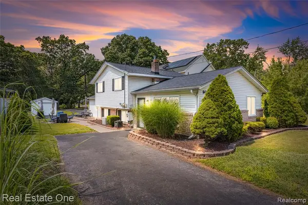 9021 Gittins, Commerce Twp, MI 48382