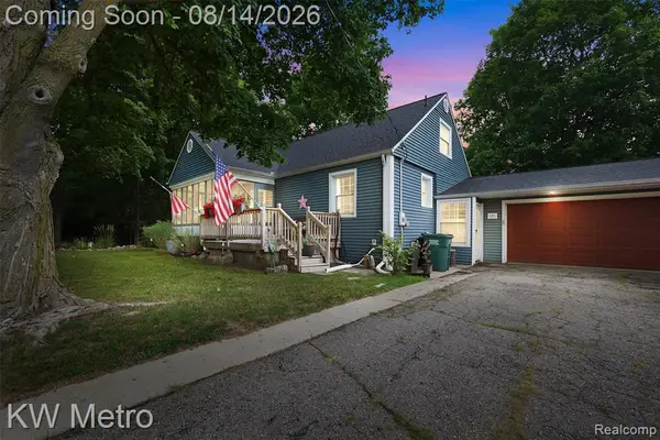 201 S Mapleleaf, Lapeer, MI 48446