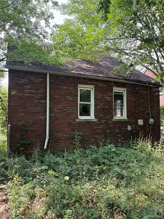 10022 Abington, Detroit, MI 48227 - #2