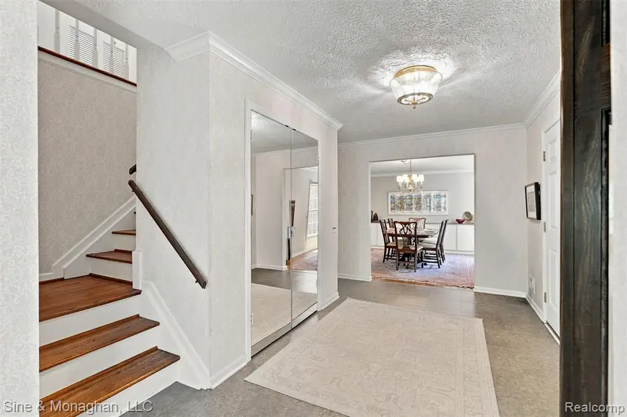 5505 Old Carriage, West Bloomfield, MI 48322 - #2
