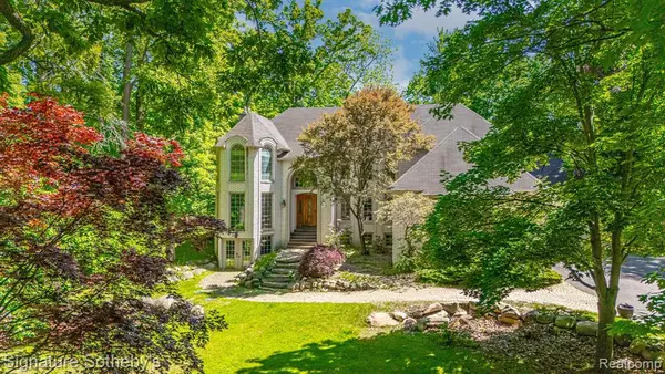 2855 Cranbrook Ridge, Rochester Hills, MI 48306