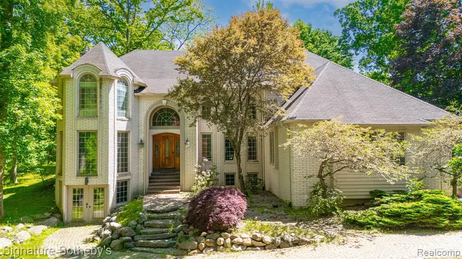 2855 Cranbrook Ridge, Rochester Hills, MI 48306 - #2